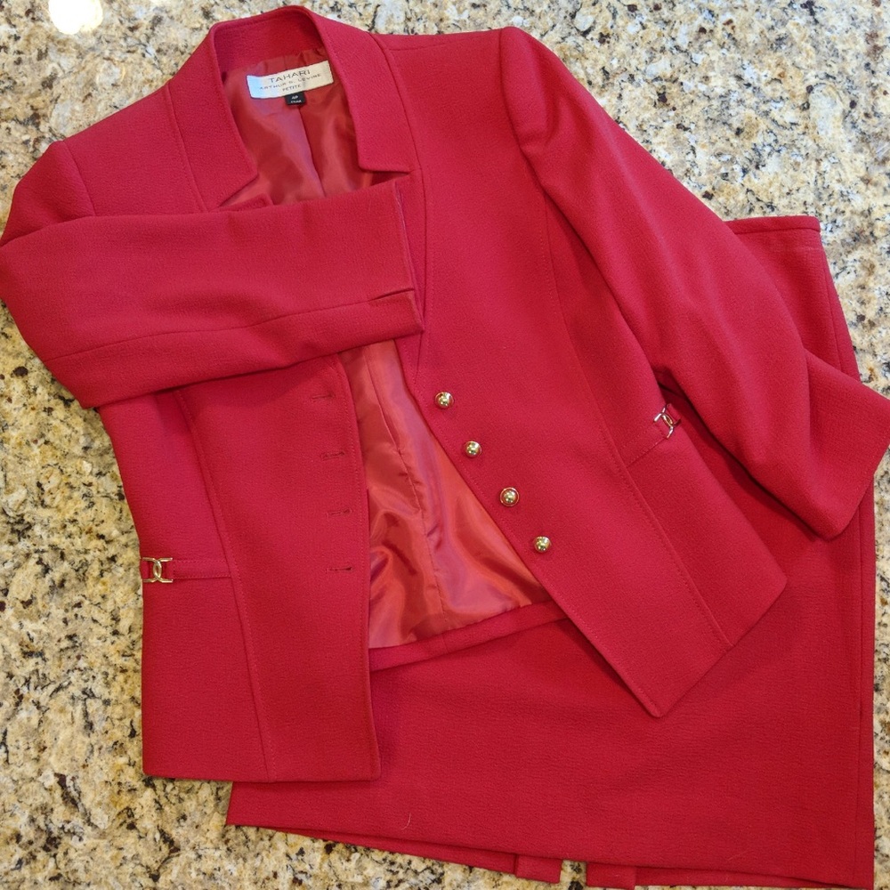 Tahari Jacket/Skirt Suit
